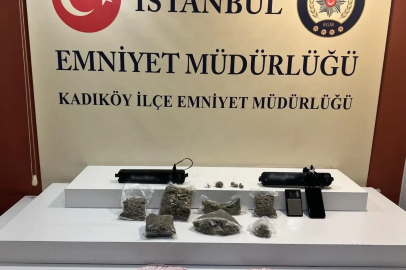 Kadıköy’de narkotik operasyonu: İş yerindeki gizli bölmeden uyuşturucu çıktı
