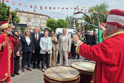 Yöresel ürünlere mehteranlı tanıtım
