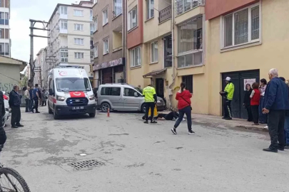 Eskişehir’de araç yayalara çarptı: 2’si ağır 3 yaralı
