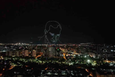 Manisa’da 300 dronlu 19 Mayıs gösterisi nefes kesti
