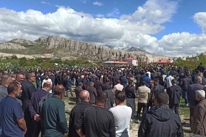 İş kazasında hayatını kaybeden genç toprağa verildi
