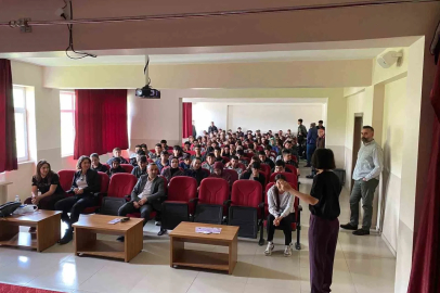 Çemişgezek’te akran zorbalığına karşı bilinçlendirme eğitimi

