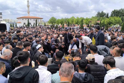 Elektrik akımına kapılarak hayatını kaybeden muhtar defnedildi
