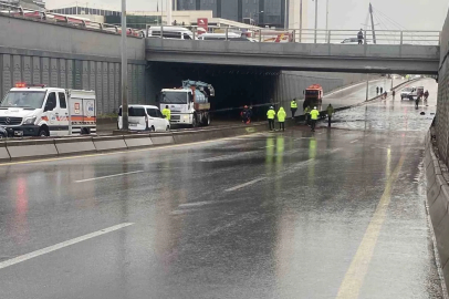 Ankara’da sağanak yağış sebebiyle alt geçitler ve yollar göle döndü
