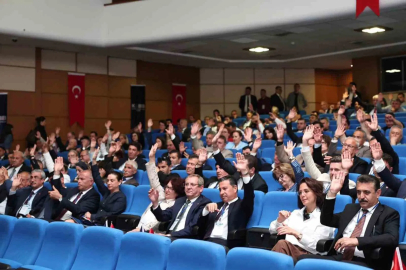 Başkan Aras Kıyı Belediyeler Birliğinde güven tazeledi

