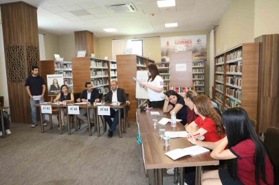 Gençlik Evi’nde fikirler yarıştı
