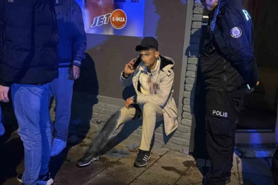 Aksaray’da kaybolan köpeğini arayan genç, 2 kişi tarafından bıçaklandı
