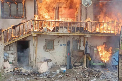 Soba bacasından çıkan yangın korkuttu
