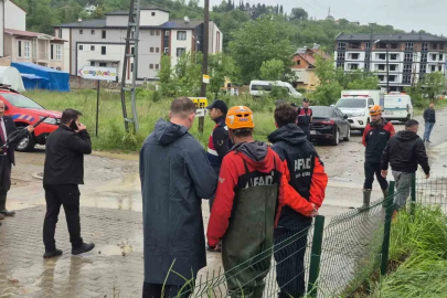 Bartın’da 5 yol, 15 ev ve iş yerinde su baskını yaşandı, mahsur kalan 32 kişi kurtarıldı
