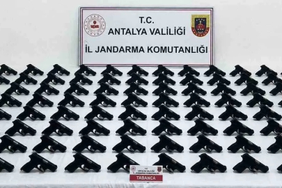 Antalya’da 100 adet ruhsatsız tabanca ele geçirildi
