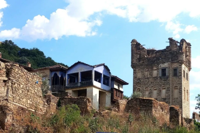 Tarihi Arpaz Kulesi ve Beyler Konağı çökme tehlikesiyle karşı karşıya
