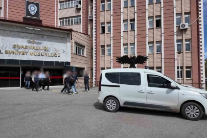 Sivas merkezli 3 ilde İBAN operasyonu, 4 kişi tutuklandı
