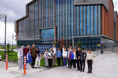 ETÜ, Kandilli Güvenç Ortaokulu öğrencilerini ağırladı

