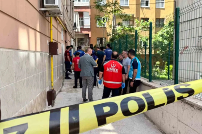Pencere temizlerken 5’inci kattan düşen kadın hayatını kaybetti
