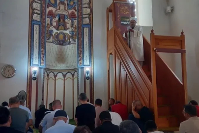 Cuma hutbesinde sanal kumar ve sosyal medya uyarısı
