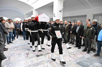 Geçirdiği rahatsızlık sonucu vefat eden polis memuru son yolculuğuna uğurlandı
