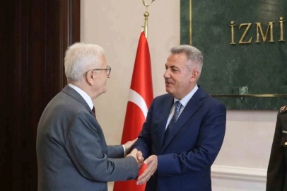 Vali Elban, protokolle bayramlaştı
