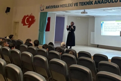 Bayburt’ta öğrenciler ruh sağlığı konusunda bilgilendirildi
