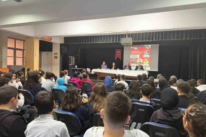 Öğrencilere meslek liselerinin önemi ve girişimcilik anlatıldı
