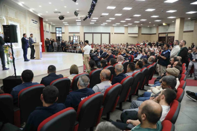 Başkan Öztekin personelle bayram sevincini paylaştı
