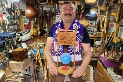 El emeği ahşap eserlerle evini sanat galerisine çevirdi
