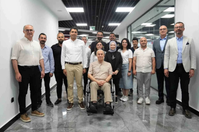 Başkan Özçelik personelle bayramlaştı

