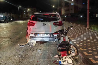 Park halindeki cipe çarpan motosiklet sürücüsü hayatını kaybetti
