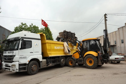 Kartepe’de bayram öncesi temizlik mesaisi

