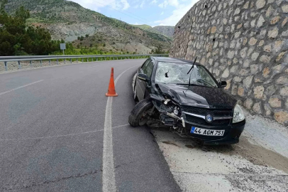 Kontrolden çıkan araç bariyerlere çarptı: 1 yaralı
