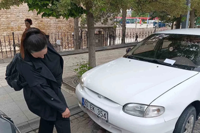 Otomobilin kaputuna giren kediyi itfaiye ekipleri kurtardı
