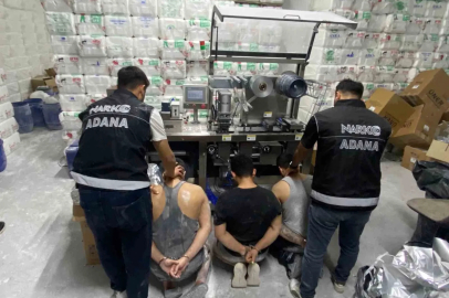 Adana’da dev operasyon: 4 milyon uyuşturucu hap ile 3 ton 994 kilogram etken madde ele geçirildi
