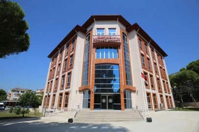Bayındır’da yasa dışı bahis operasyonu: 3 tutuklama
