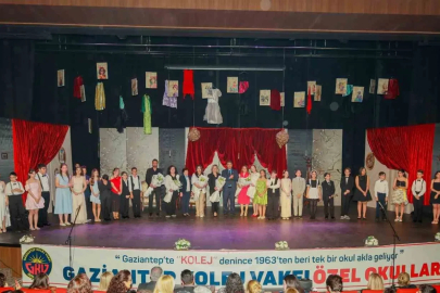 GKV’li öğrencilerden dev prodüksiyon: "Lüküs Hayat" ayakta alkışlandı

