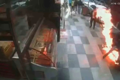 Elazığ’da marşa bastığı anda motoru alev aldı: O anlar kamerada
