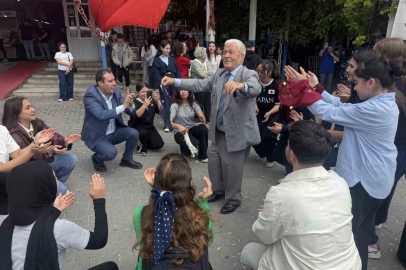 Öğrenciler balık yeme yarışması yaptı, birinci 4 çipura kazandı

