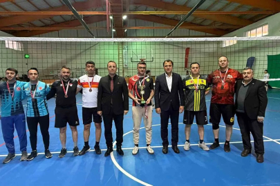 Aydıntepe’de voleybol turnuvası tamamlandı
