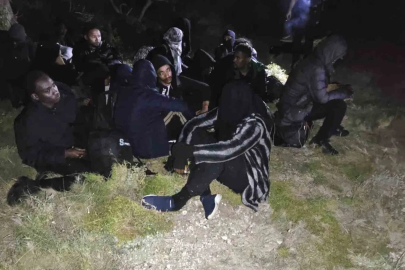 İzmir’de 3’ü çocuk 29 düzensiz göçmen yakalandı

