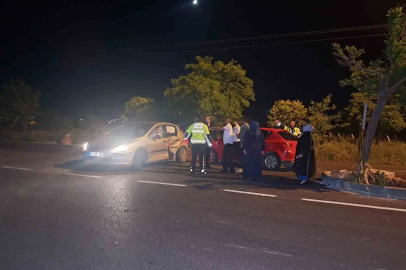 Kilis’te iki otomobil çarpıştı: 4 yaralı

