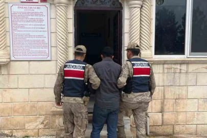 Dolandırıcılık suçundan aranan şahıs yakalandı
