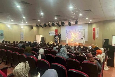 Van YYÜ kampüsünde bir ilk: Hafızlık taç takma heyecanı
