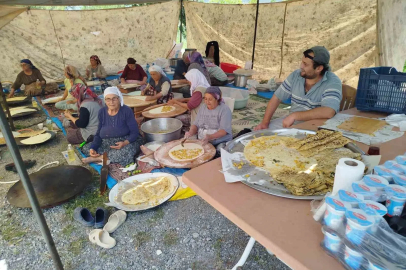 Yunus Pınarı Mezarlığında geleneksel bayram buluşması
