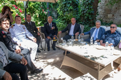 Kuşadası’nda ilçe protokolü bayramlaştı
