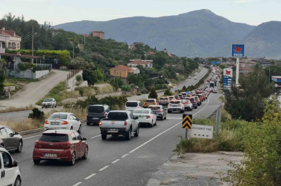 Tatilciler Muğla’ya akın etti: Araç kuyruğu 22 kilometreye ulaştı
