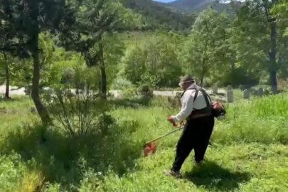 Vatandaşın gönüllü mezarlık temizliği takdir topladı
