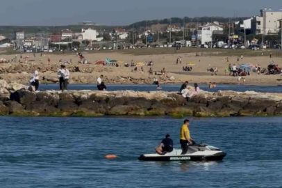Karaburun Sahili’nde boğulma tehlikesi geçiren kişi son anda kurtarıldı
