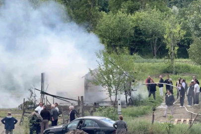 Alevlere teslim olan ev kullanılmaz hale geldi
