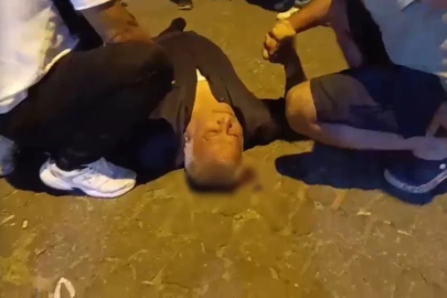 Çıkan kavgada başından yaralandı, kanlar içinde  yerde kaldı
