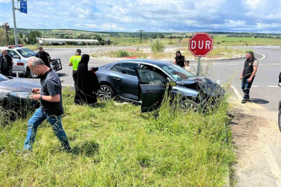 Kırklareli’nde iki otomobil çarpıştı: 6 yaralı
