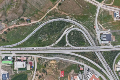 Tatilciler erken dönüşe geçti, 43 ilin bağlantı noktası kilitlendi: Son durum havadan görüntülendi

