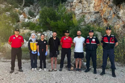 Gezmek için gittikleri Gizli koyda kaybolan 2 kişi JAK timlerince kurtarıldı
